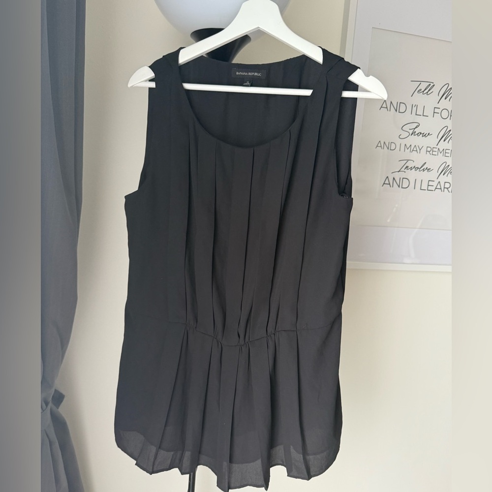 Banana Republic Black Sleeveless Pleated Camisole